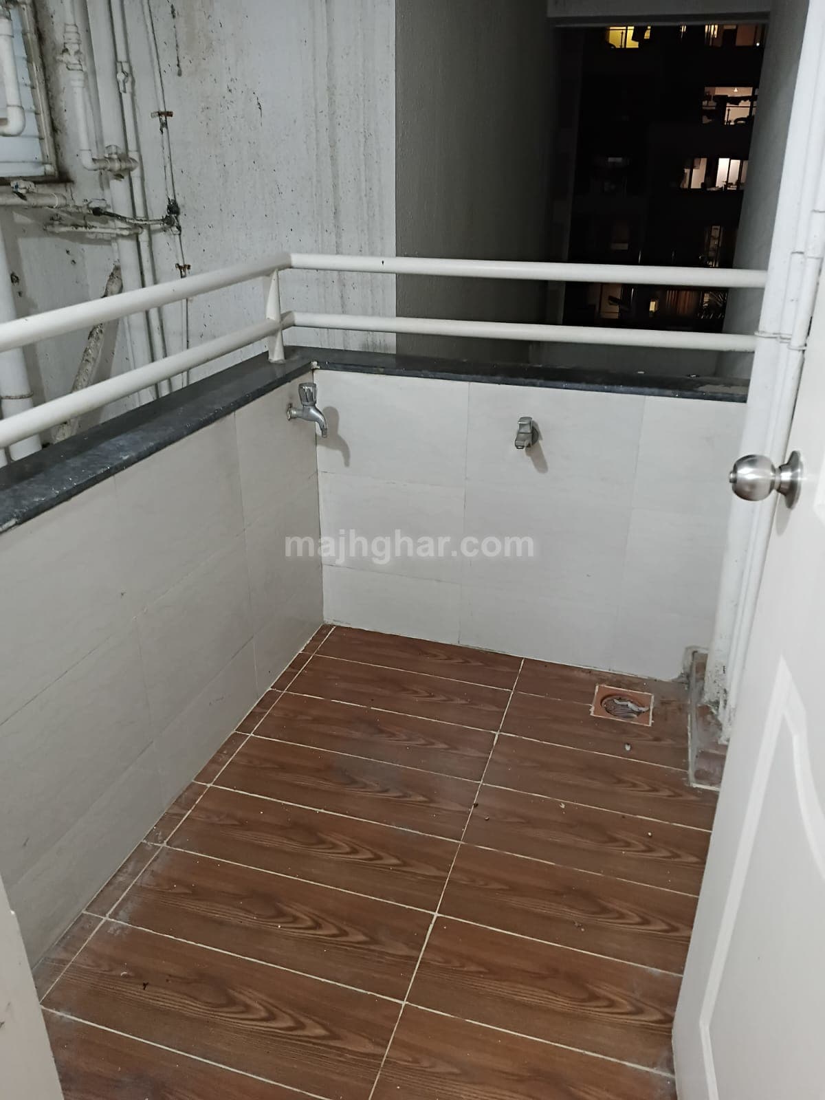 2.5 bhk semi furnished flat in Baner