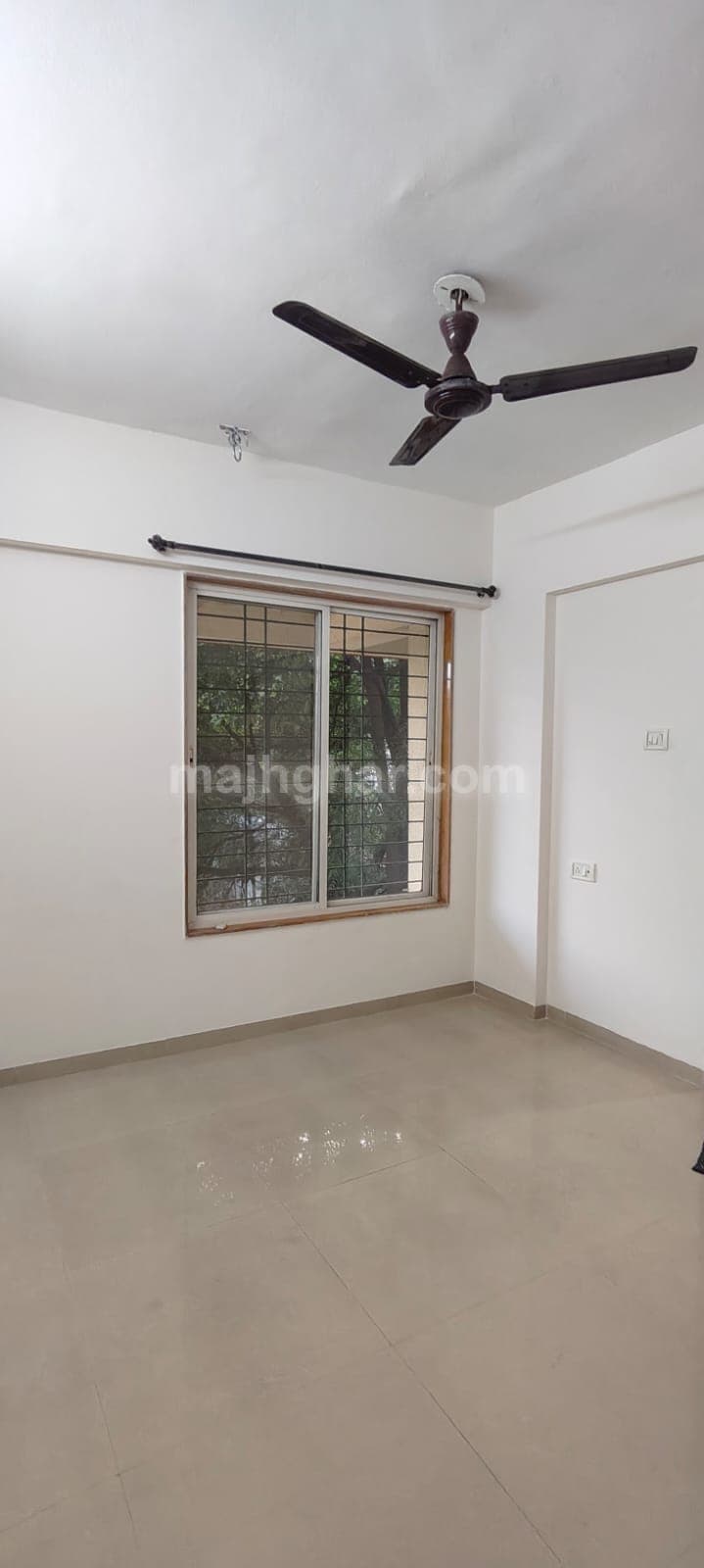 Spacious 2 BHK Semi-Furnished Flat for Rent | Awesome Residency, Baner