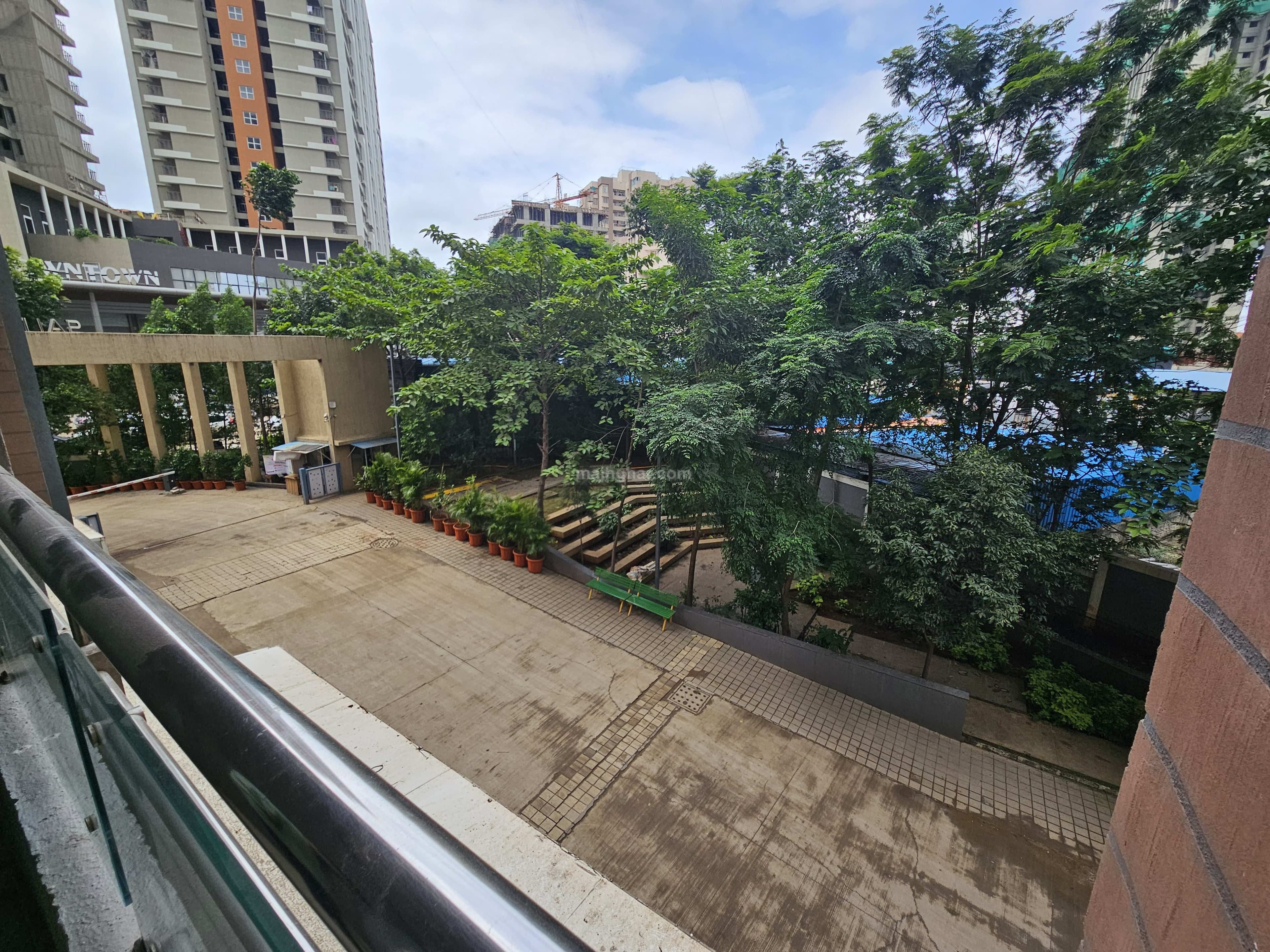 2 BHK SEMI-FURNISHED FOR RENT in sai paradies punawale